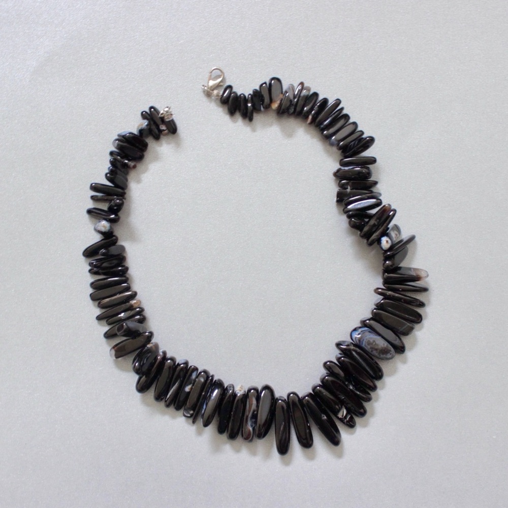 Women’s Handmade Black Shell Bead Choker Necklace